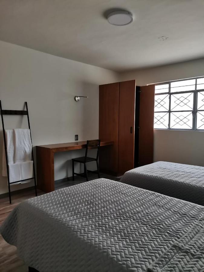 El Salto De Camela Hostal Uruapan  Exterior photo