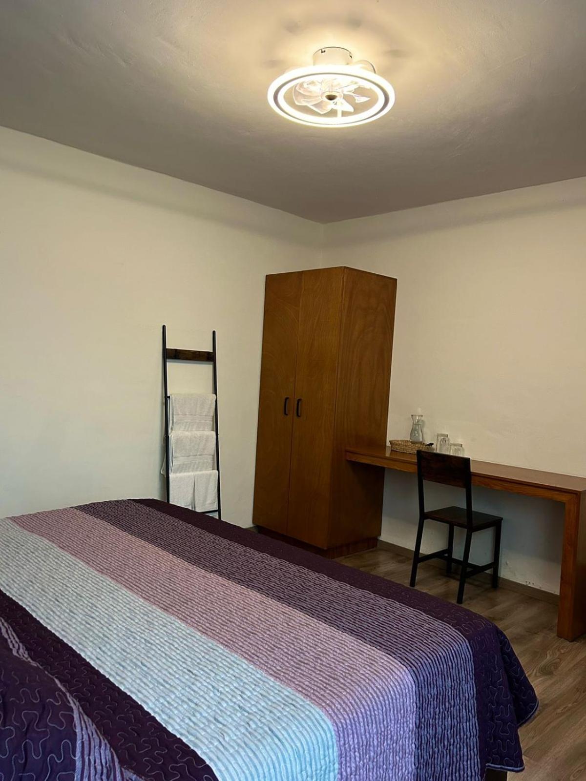 El Salto De Camela Hostal Uruapan  Room photo
