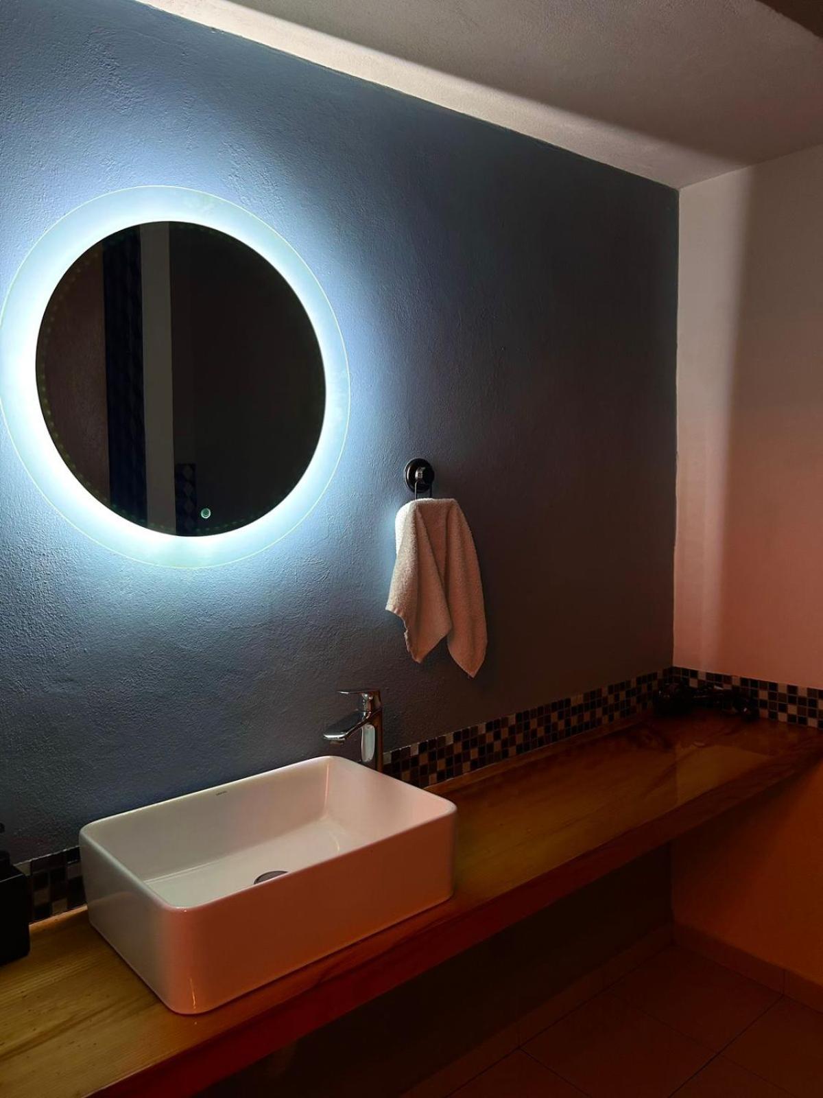 El Salto De Camela Hostal Uruapan  Exterior photo