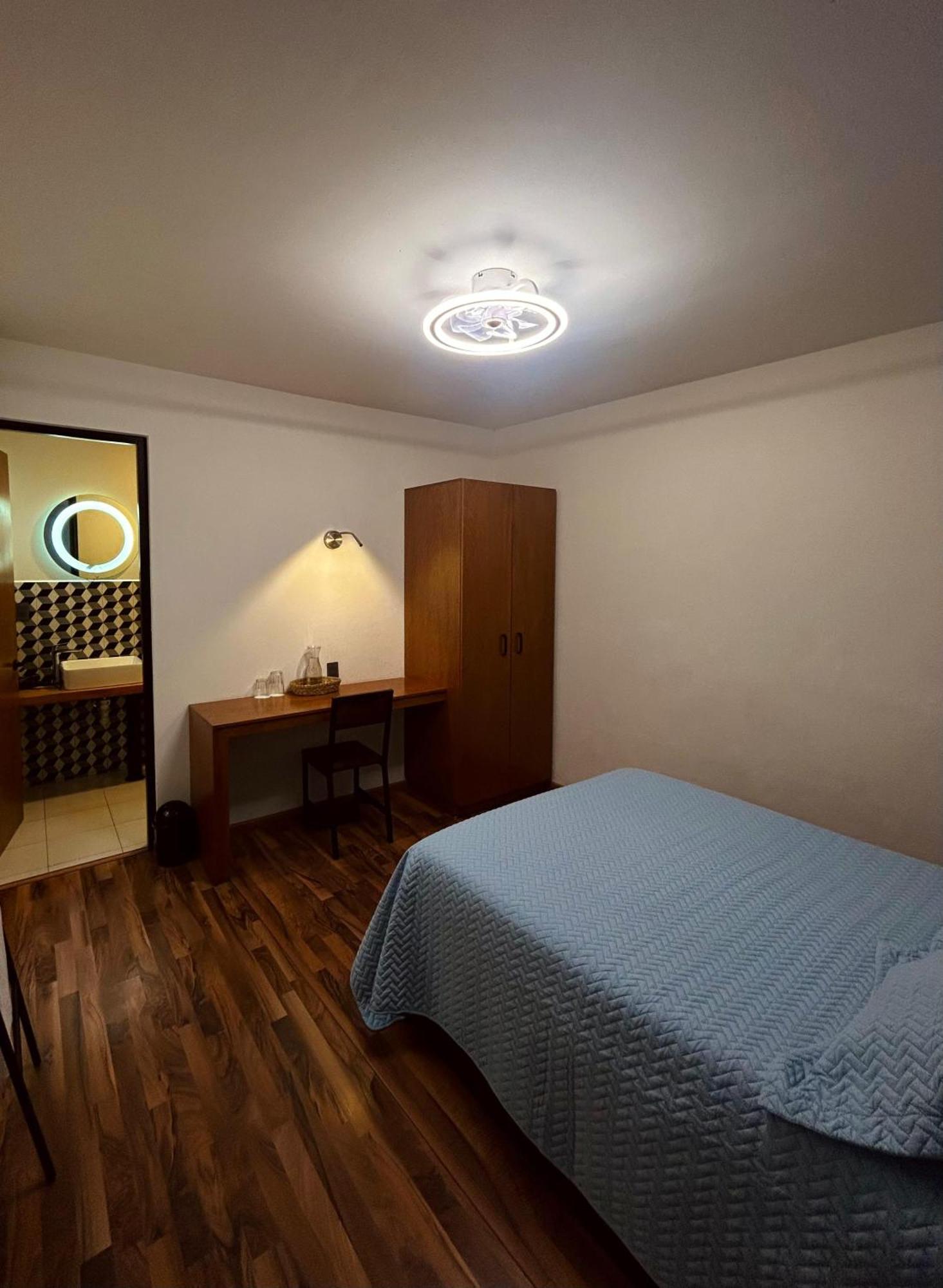 El Salto De Camela Hostal Uruapan  Room photo